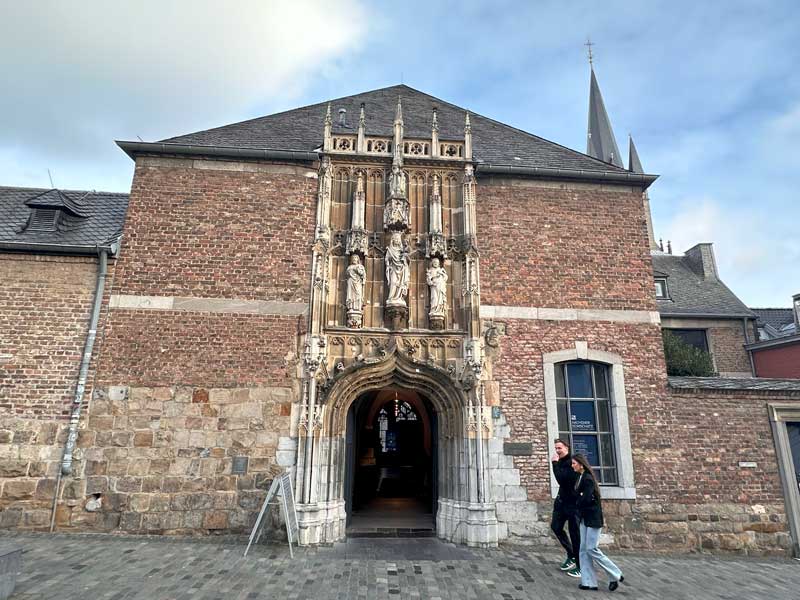 Kathedraal-schatkamer Aken