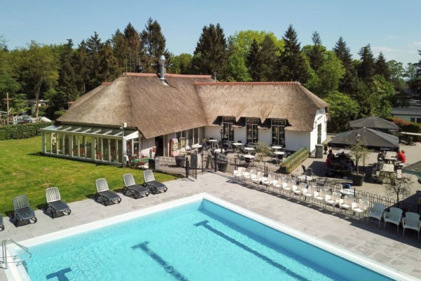 Vakantie-Thijmse-berg-tips-zwembad