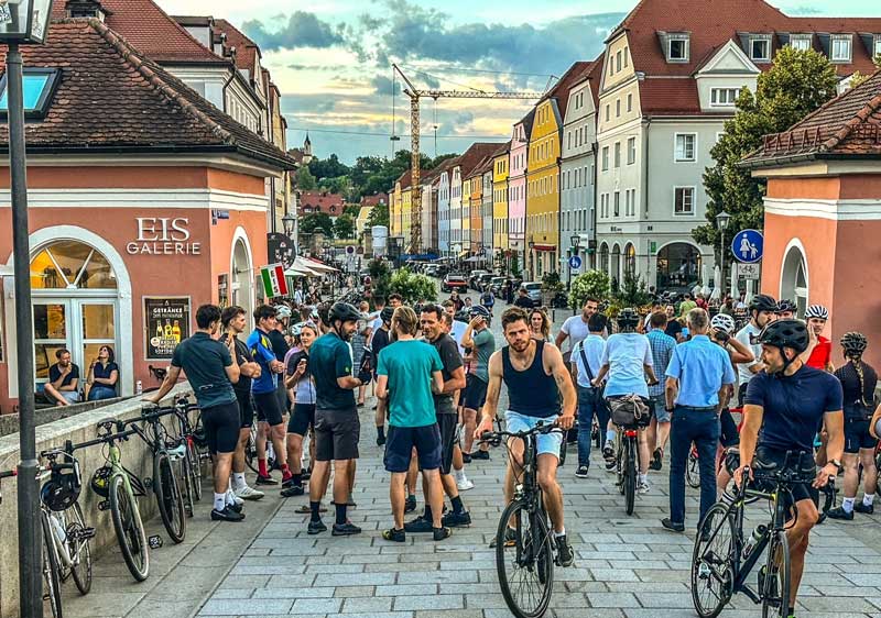 Stadtamhof direct vanaf de Oude Stenen Brug in Regensburg