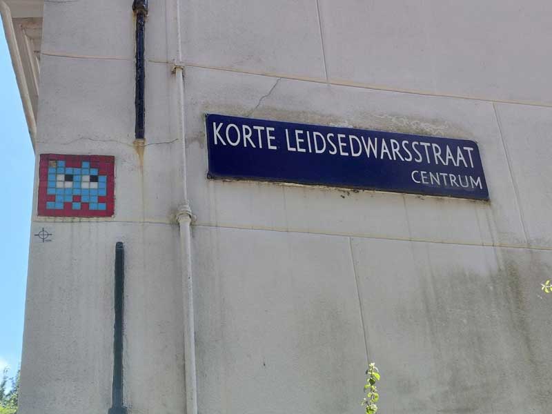 Invader in de Korte Leidsedwarsstraat in Amsterdam