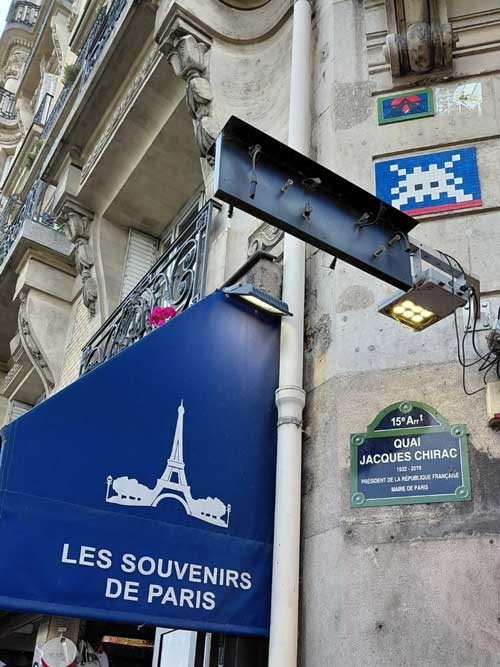 Invader zoeken Quai Jacques Chirac