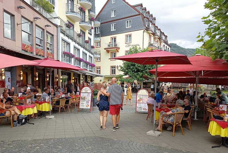 Cochem een prachtig stadje met ook gezellige terrasjes, leuk voor een Dichtbijvakantie!
